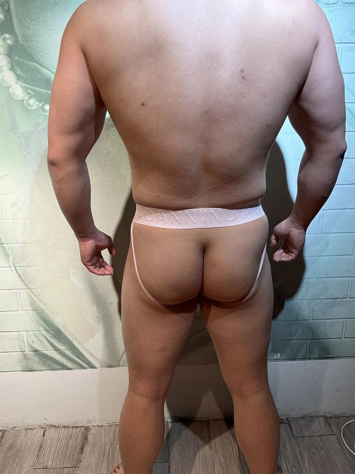 AD797 — Pink — rear view on supplier model